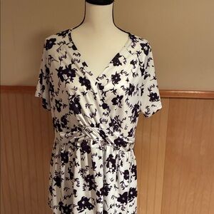 Amazon Women's Black and White Floral Top